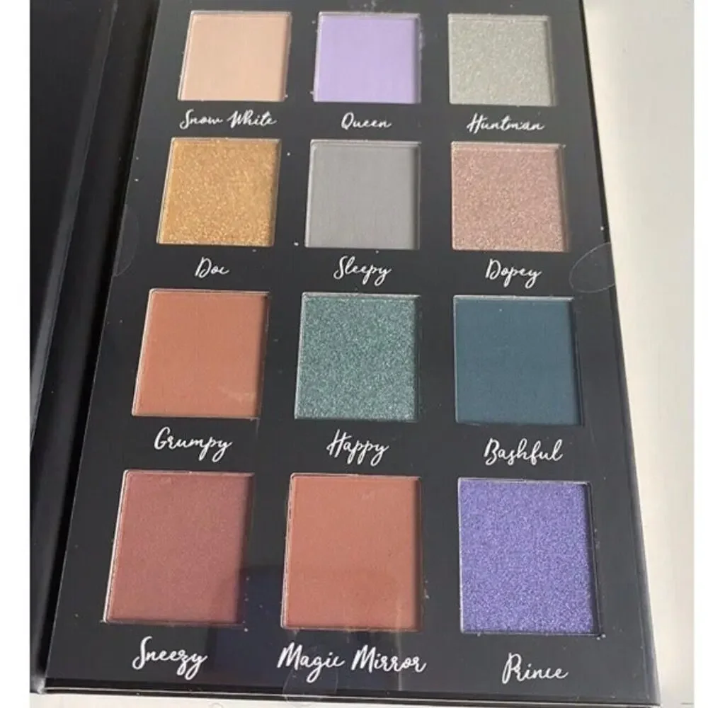 Taste Beauty Disney Snow White & Seven Dwarfs Eyeshadow Palette 12 Shades Mirror
